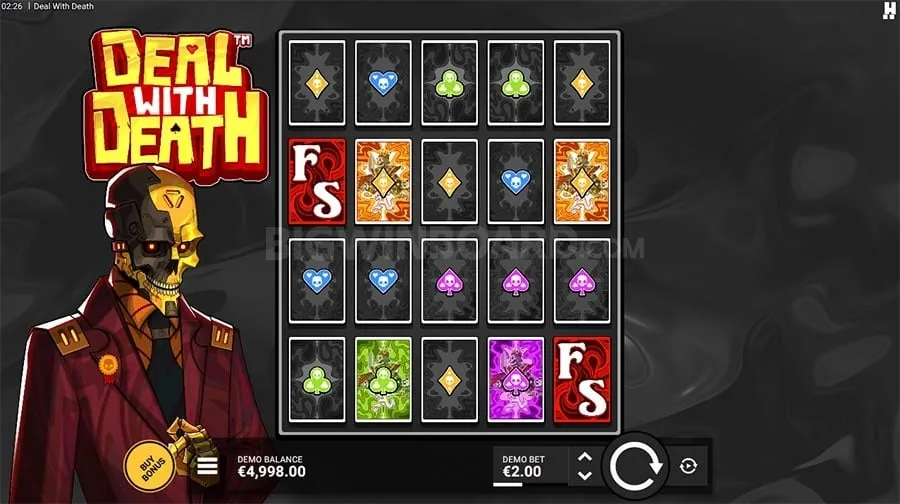 Two screens showing different odds for the same event, illustrating arbitrage betting on OKJL.